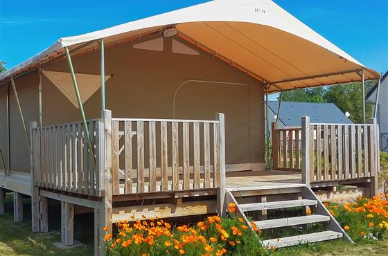 Bungalow toilé 4/5 personnes 2 chambres au Camping Loire et Châteaux à Bréhémont en Indre et Loire proche de Tours et Saumur, près des châteaux de La Loire