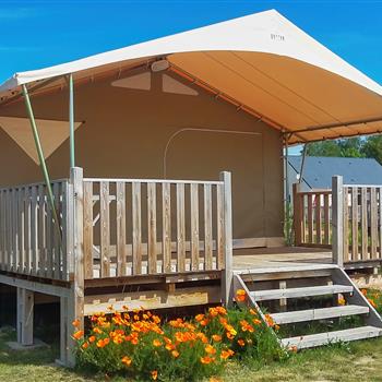Bungalow toilé 4/5 personnes 2 chambres au Camping Loire et Châteaux à Bréhémont en Indre et Loire proche de Tours et Saumur, près des châteaux de La Loire