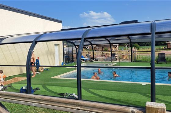 Camping avec piscine couverte et chauffée à Bréhémont en Indre et Loire